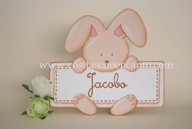 Placa de puerta con silueta de conejo y nombre de un niño (Jacobo)